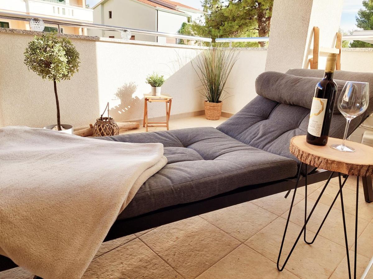 Newhome Nicole Premantura Bagian luar foto