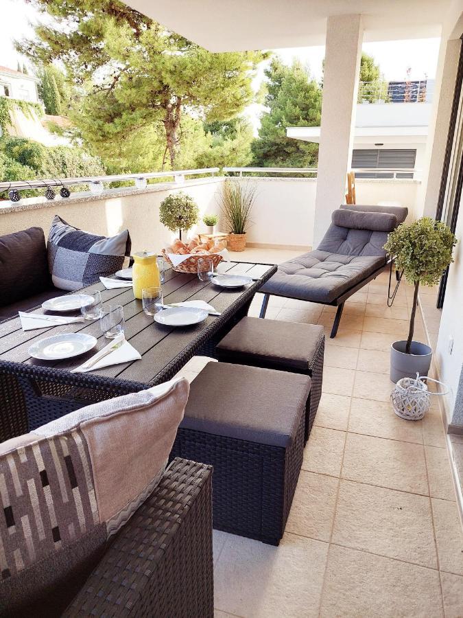 Newhome Nicole Premantura Bagian luar foto