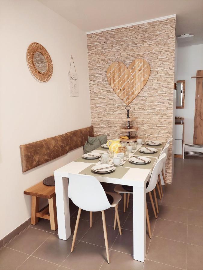 Newhome Nicole Premantura Bagian luar foto